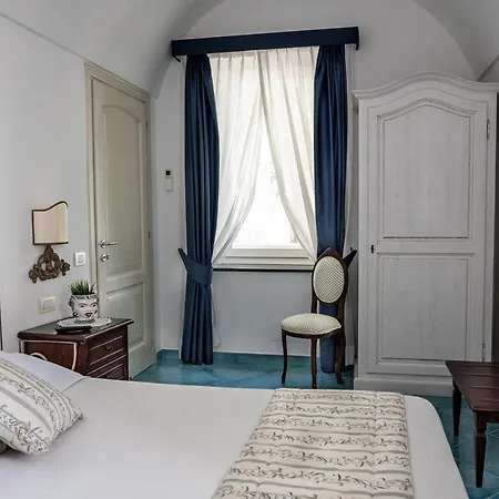 圣卡斯马别墅 * 拉维罗