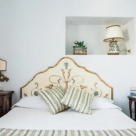 圣卡斯马别墅 * 拉维罗