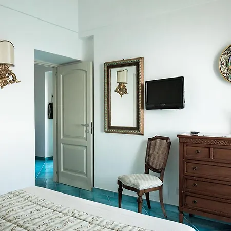 圣卡斯马别墅 * 拉维罗