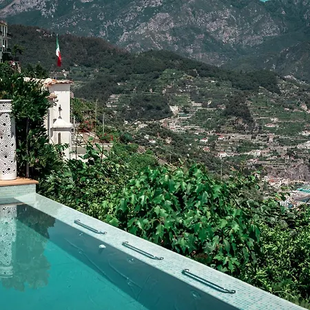 圣卡斯马别墅 公寓 *