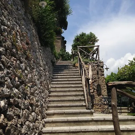 圣卡斯马别墅 * 拉维罗